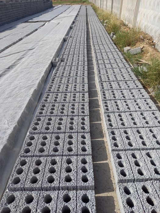 Шлакоблок стройтельный .