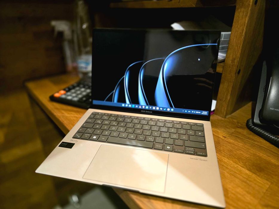 ASUS Zenbook S 13 UX5304MA