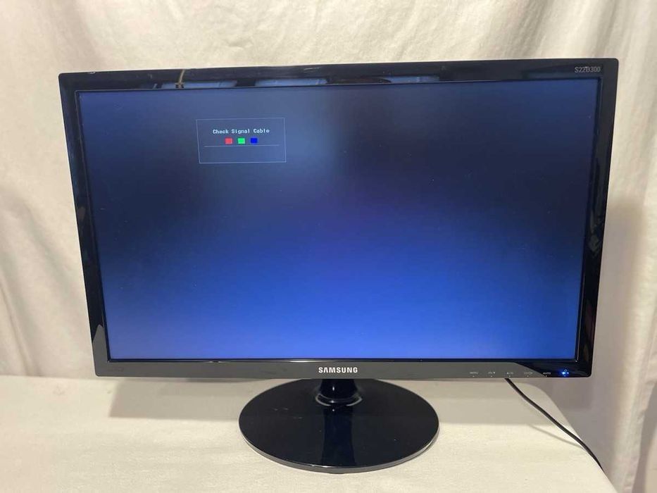 Samsung 22" FullHD