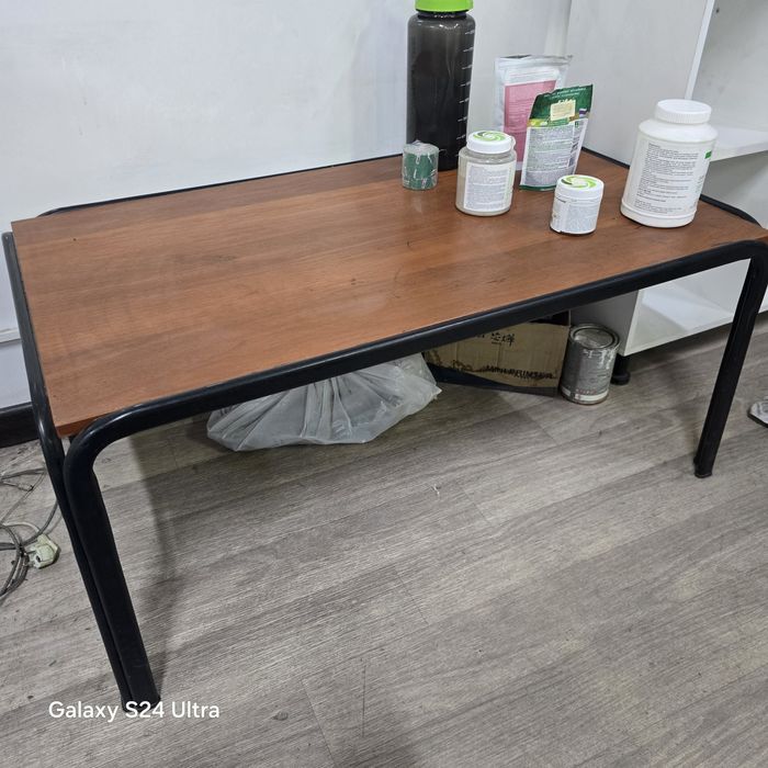 Продам стол  журнальный