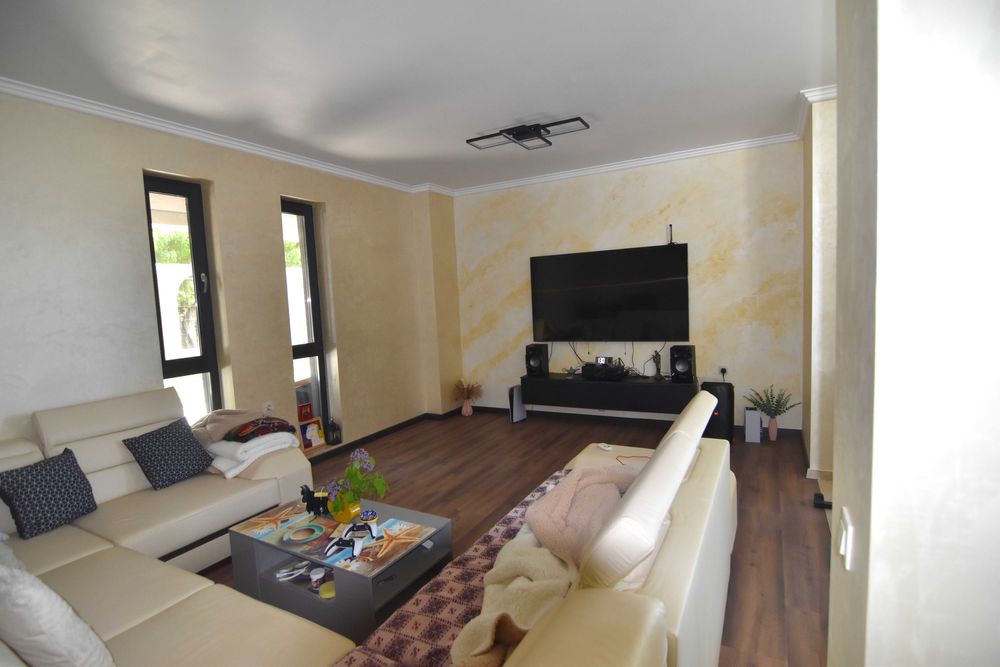 ОБЗАВЕДЕНА Къща - село Марково