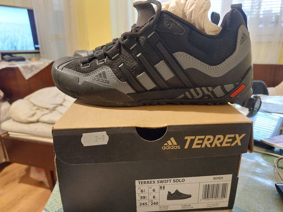 Продавам маратонки Аdidas Terrex.Обувките са чисто нови.