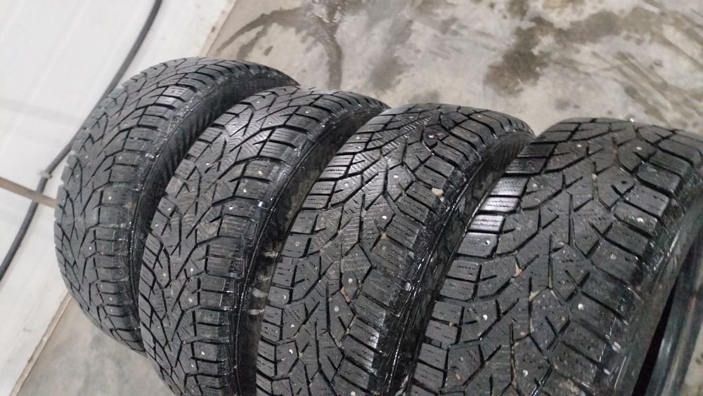 Продам резину 185/65/15 зима