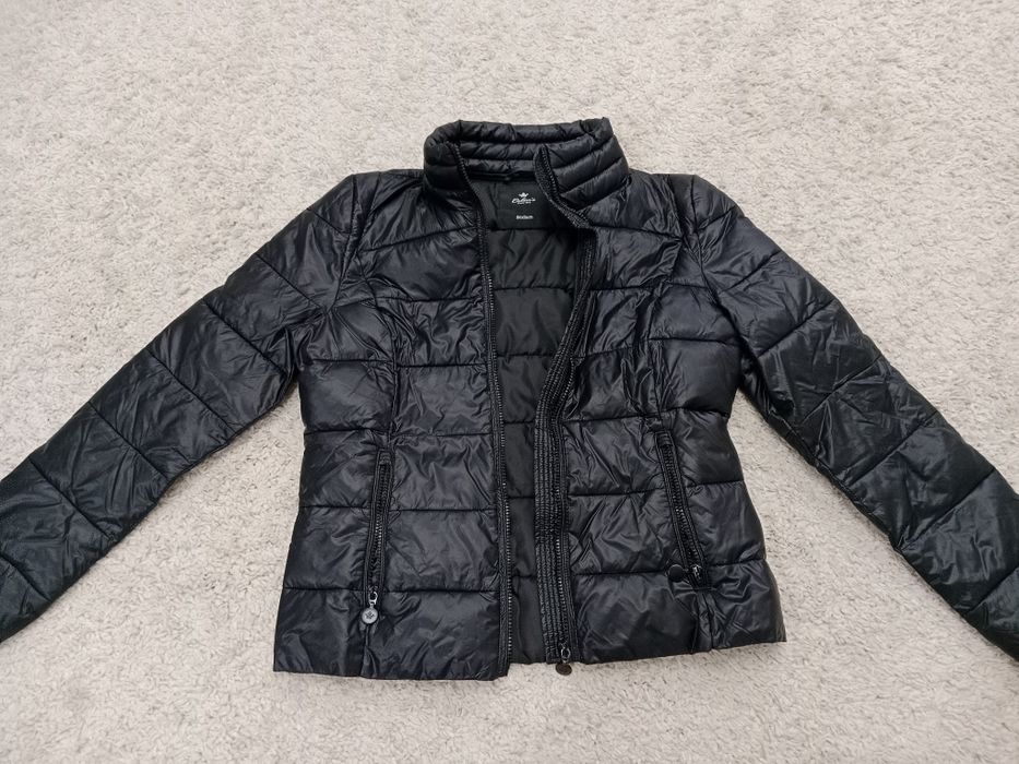 Продам куртку осень весна Colin's