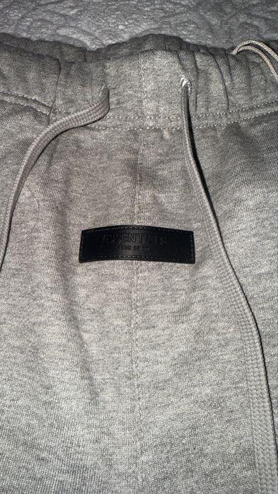 pantaloni essential