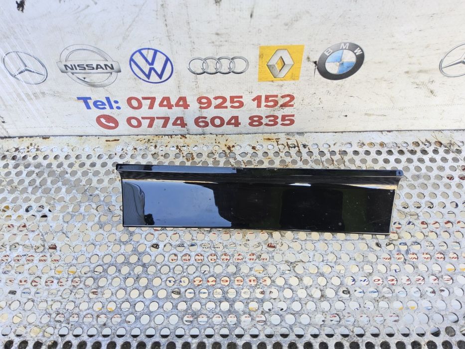 Ornament trim consola Skoda Karoq Kodiaq cod 566863617