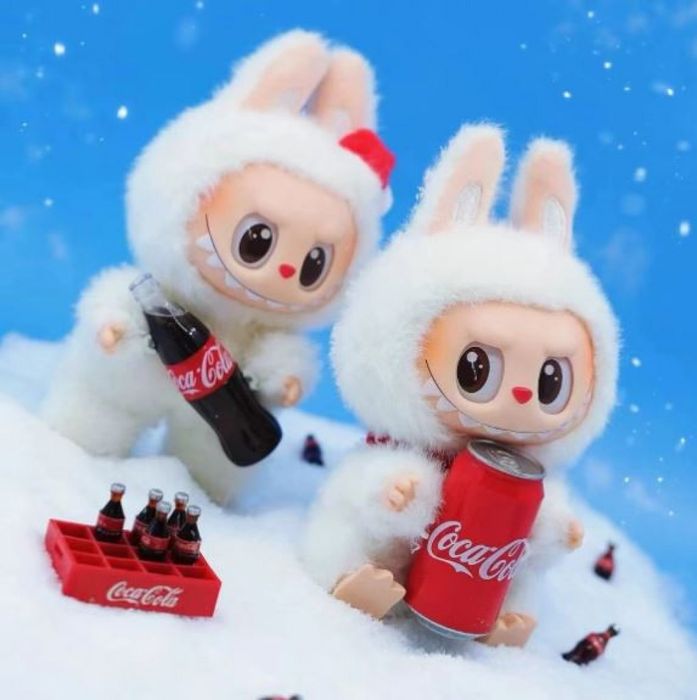 Колекционерски Labubu x Coca-Cola – Зимна лимитирана серия Pre order