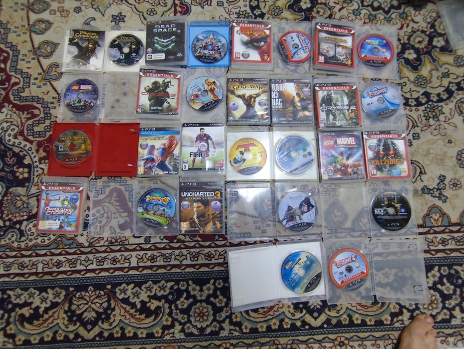 Продаю сони PS 3 супер слим
