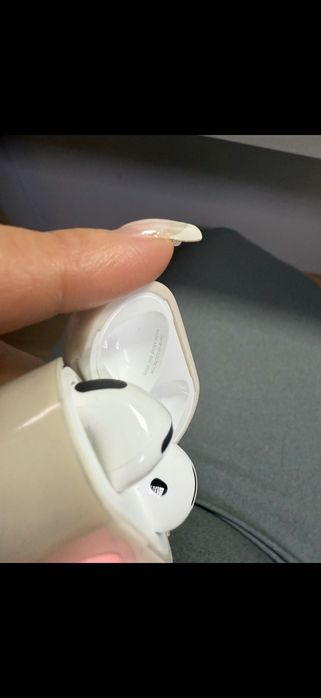 Наушники AirPods 4