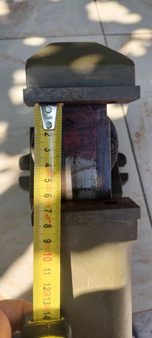 Menghina inclinabila triaxial