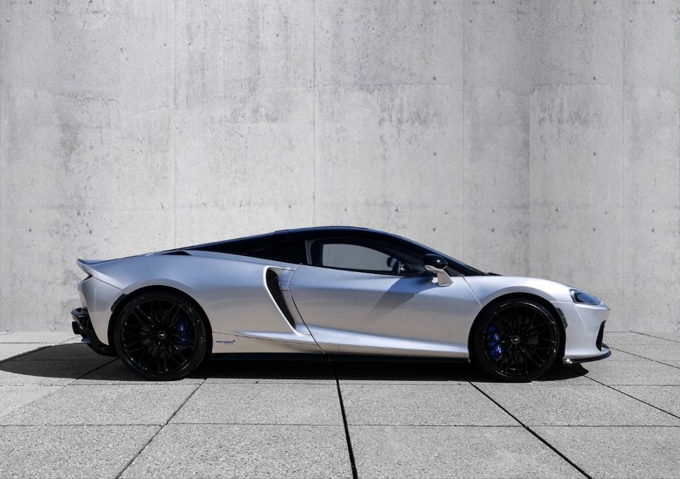 McLaren GTS Luxe MSO black pack