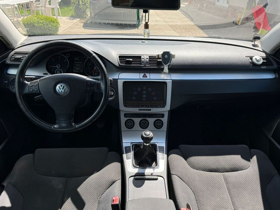 Passat b6 euro 5 2.0 tdi bixenon clima incalzire scaune