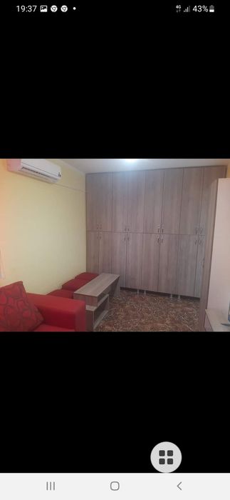 De închiriat / o camera