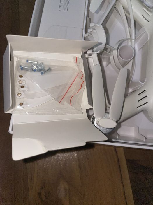 Drona alba fara telecomanda