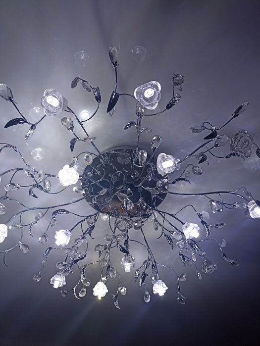 Продам люстру.бу