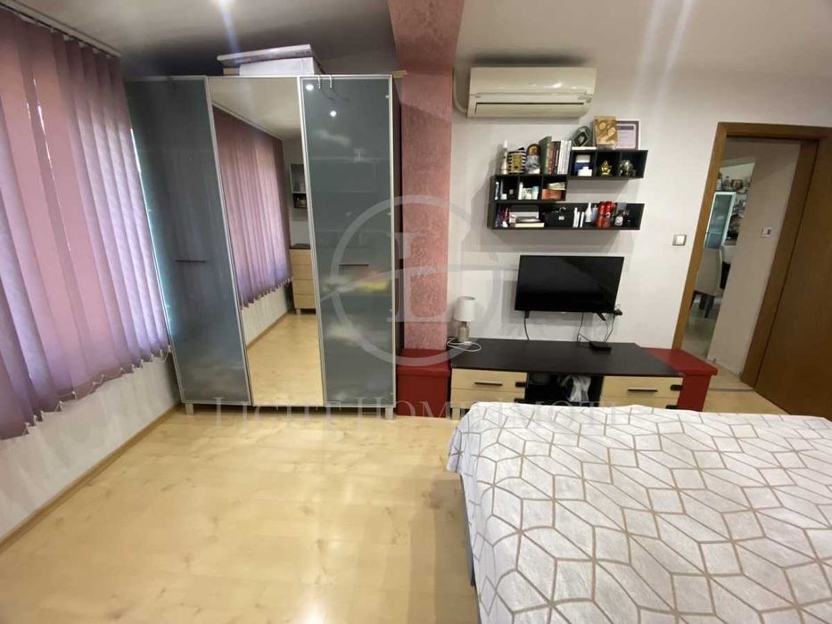 Продава се Тристаен апартамент в Пловдив, Въстанически - 120 кв.м за 1584 €/кв.м - Снимка #8