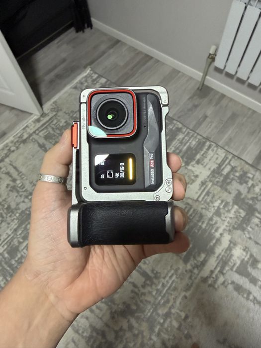 Insta 360 ace pro