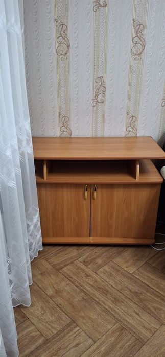 Продам тумбу с полкой