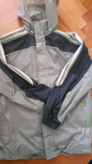 Детско яке Adidas.