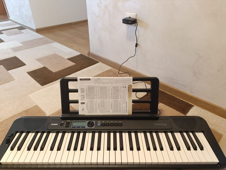 Vând ORGA Casiotonr CT/S300