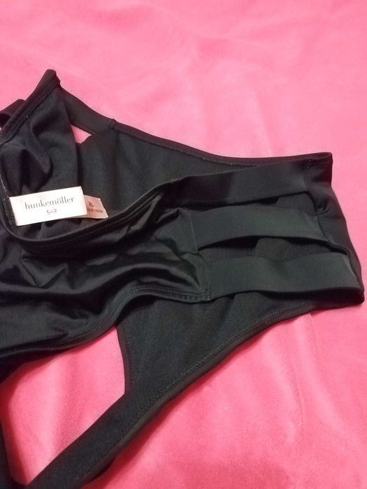Slip negru de baie de la: Hunkemoller. Marimea: XL! Purtat o data!!