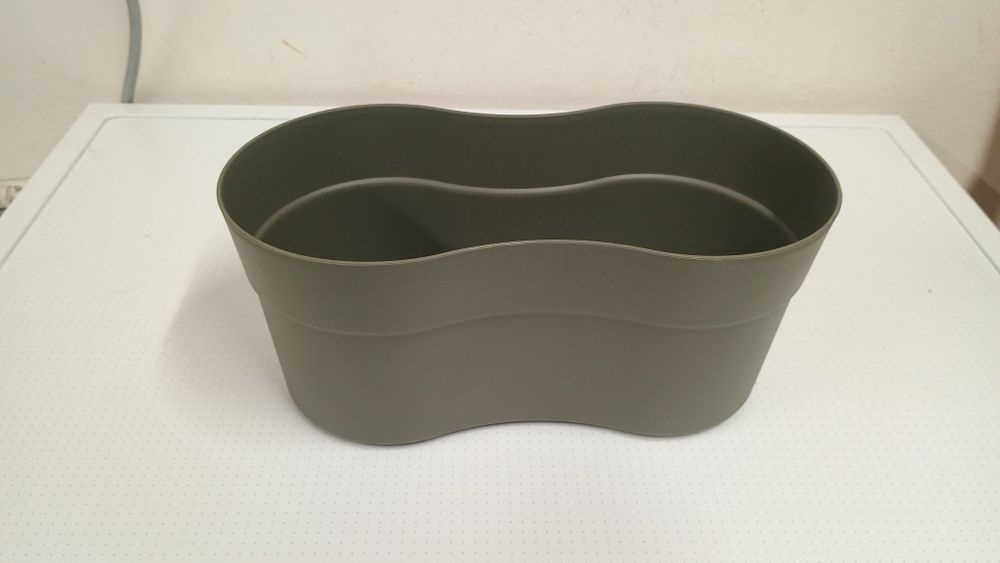 Двойна пластмасова градинска саксия 2.2л.