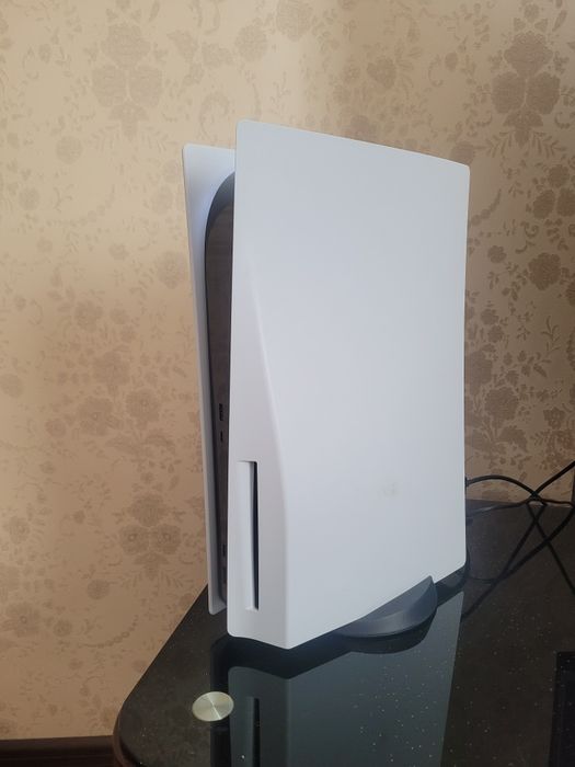 Срочно продаю Sony Playstation 5 1 tb