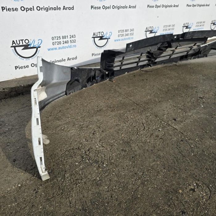 Ornament bara fata superioara cu grila radiator UK Opel Vivaro