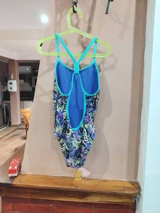 Бански Speedo за момиче, 9-10 години, размер 140 см.