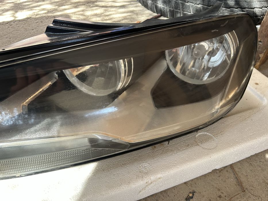 Фары передние туарег 2010