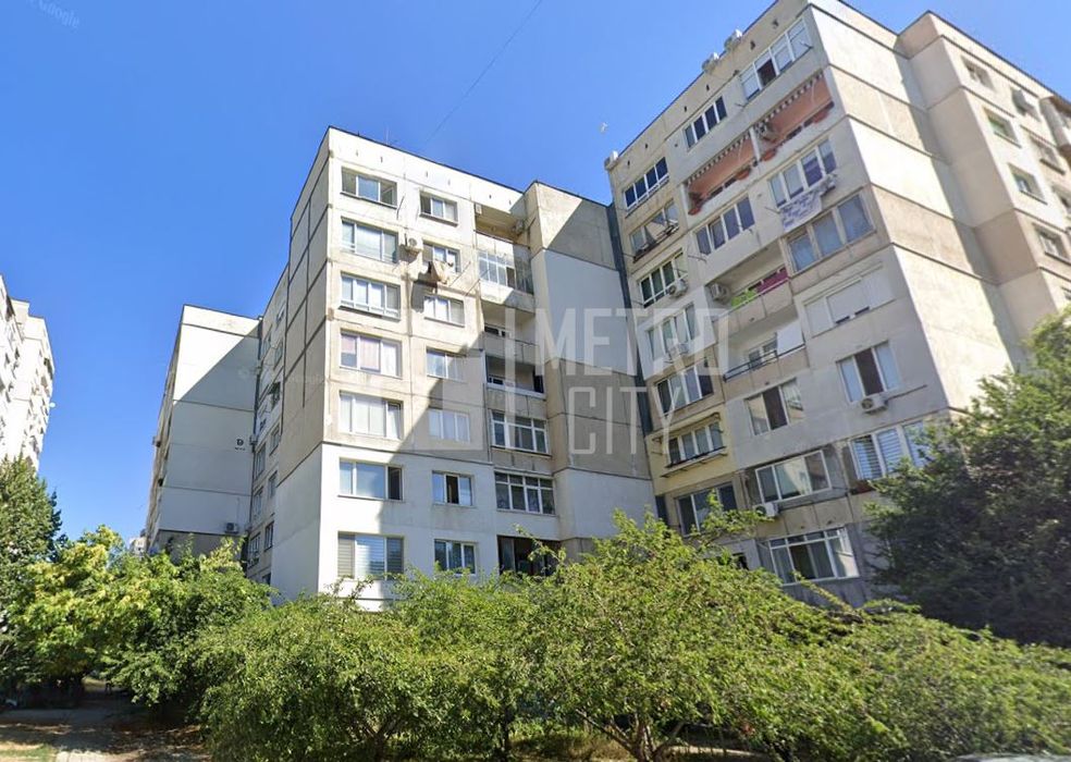 3-стаен в  кв. "Младост 3"- площ 71 кв.м. цена 219000