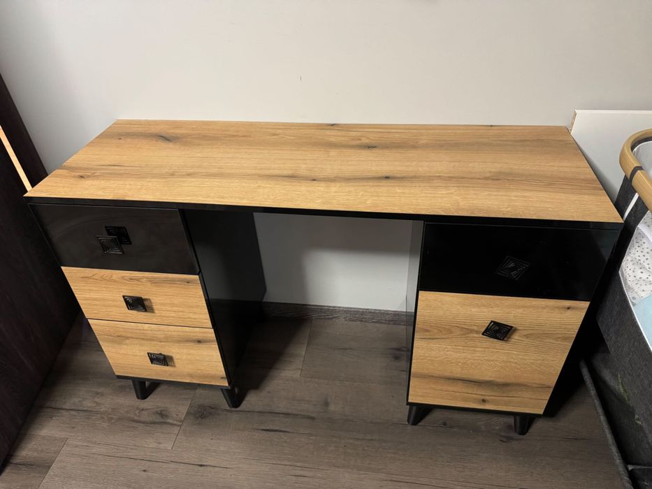 Тоалетка Амария Виденов