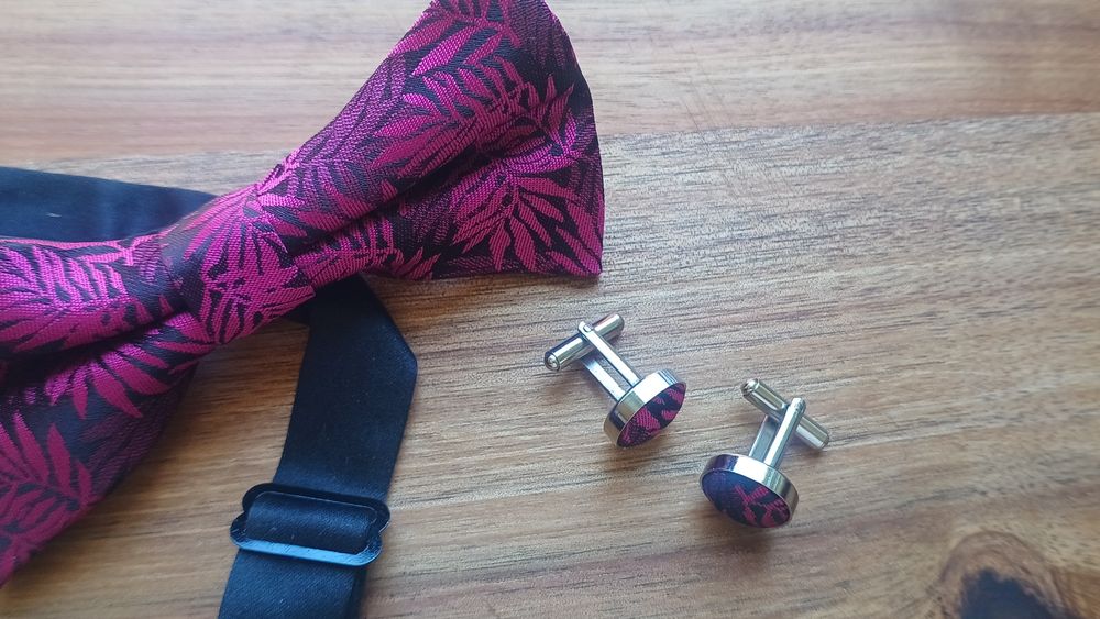 НОВО Папионка от 100% коприна с копчета за ръкавели