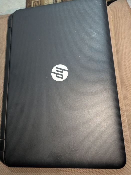 Laptop HP Quad-Core - Windows 10 Pro - Placă Răcire Bonus