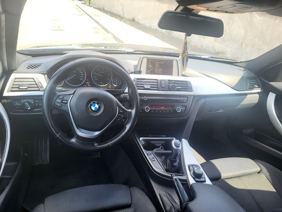 BMW318d 143 cai manuala