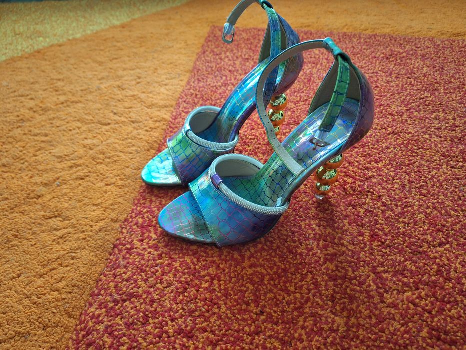 Sandale elegante cu toc