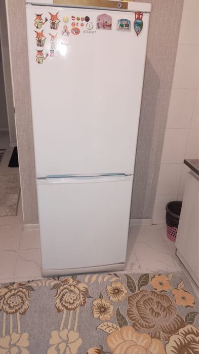 Холодильник Indesit