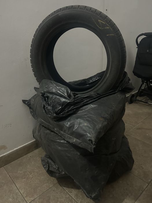 Продам зимние шины липучку