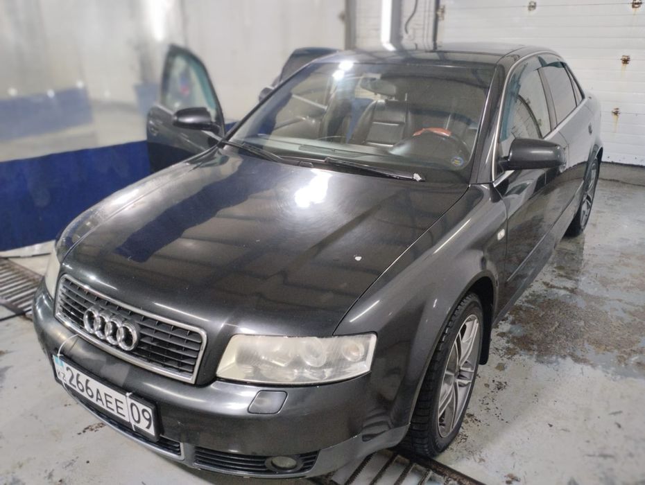 Машина Audi A4 механика