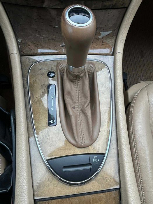 Mercedes-Benz E320 W211