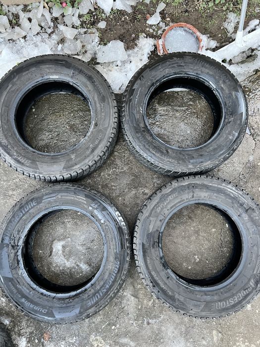 Bridgestone Duravis 235 65 16c