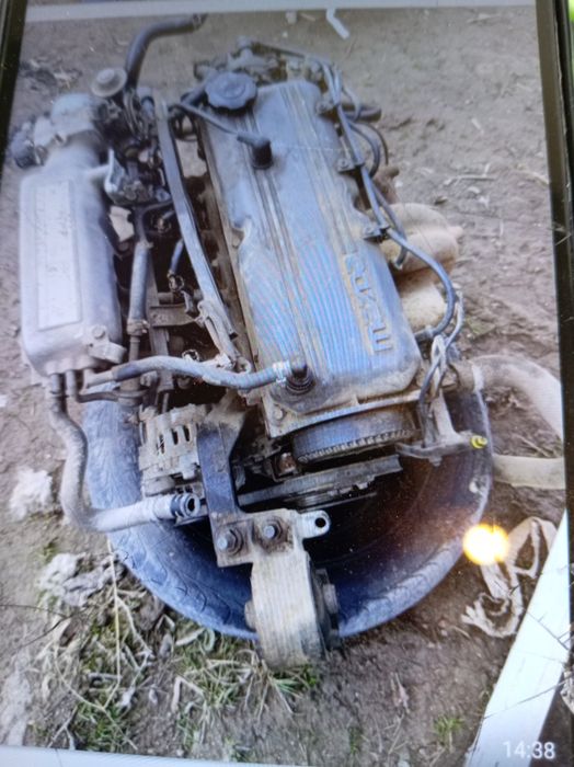 Запчасти продам на мазду 323