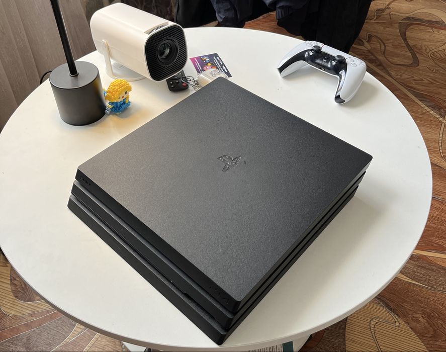 Продам PS 4 Pro 1TB