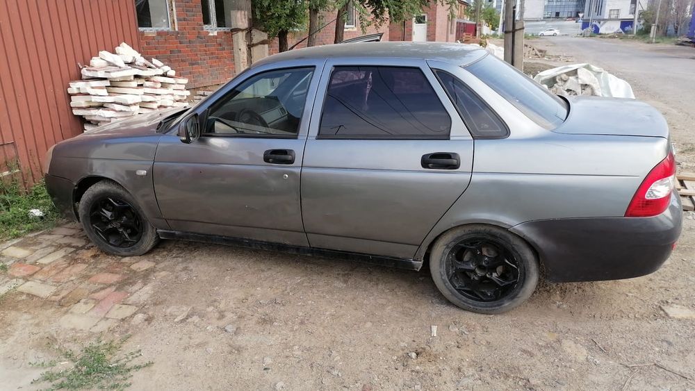 Продаю машину приору