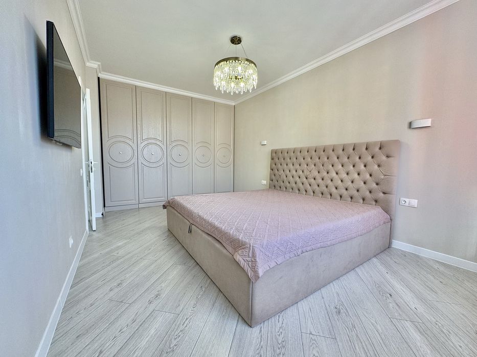 4 комн. кв. На правом, площадь 111 м2