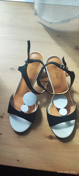 Дамски обувки сандали на ток 38р