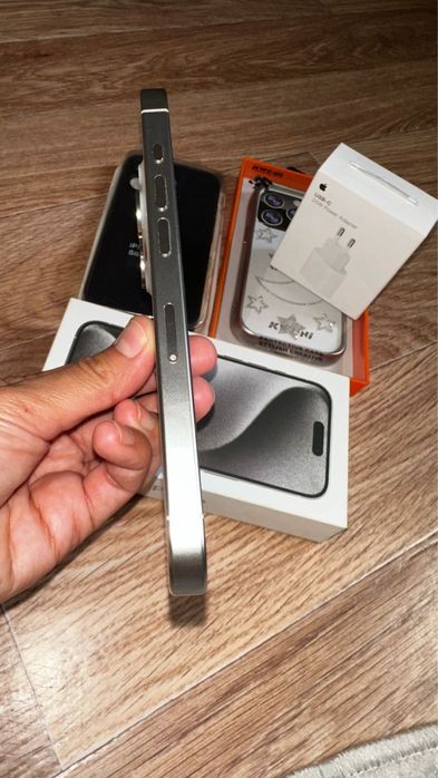 Айфон 15 pro (с комплектом)