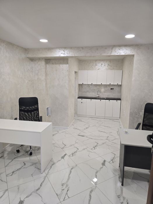 Продава се Офис в Пловдив, Кършияка - 30 кв.м за 2400 €/кв.м - Снимка #1