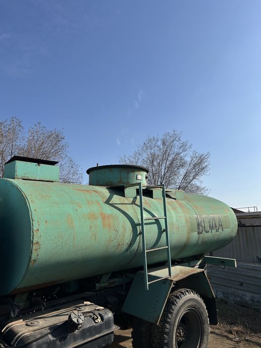 Продам цестерна бочку насосом 6 куб