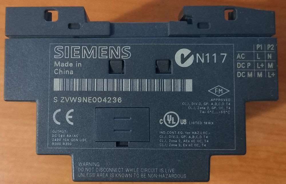 Логический модуль с дисплеем Siemens LOGO! 24RC